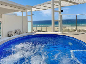 Kirra Penthouse with Private Roof Terrace